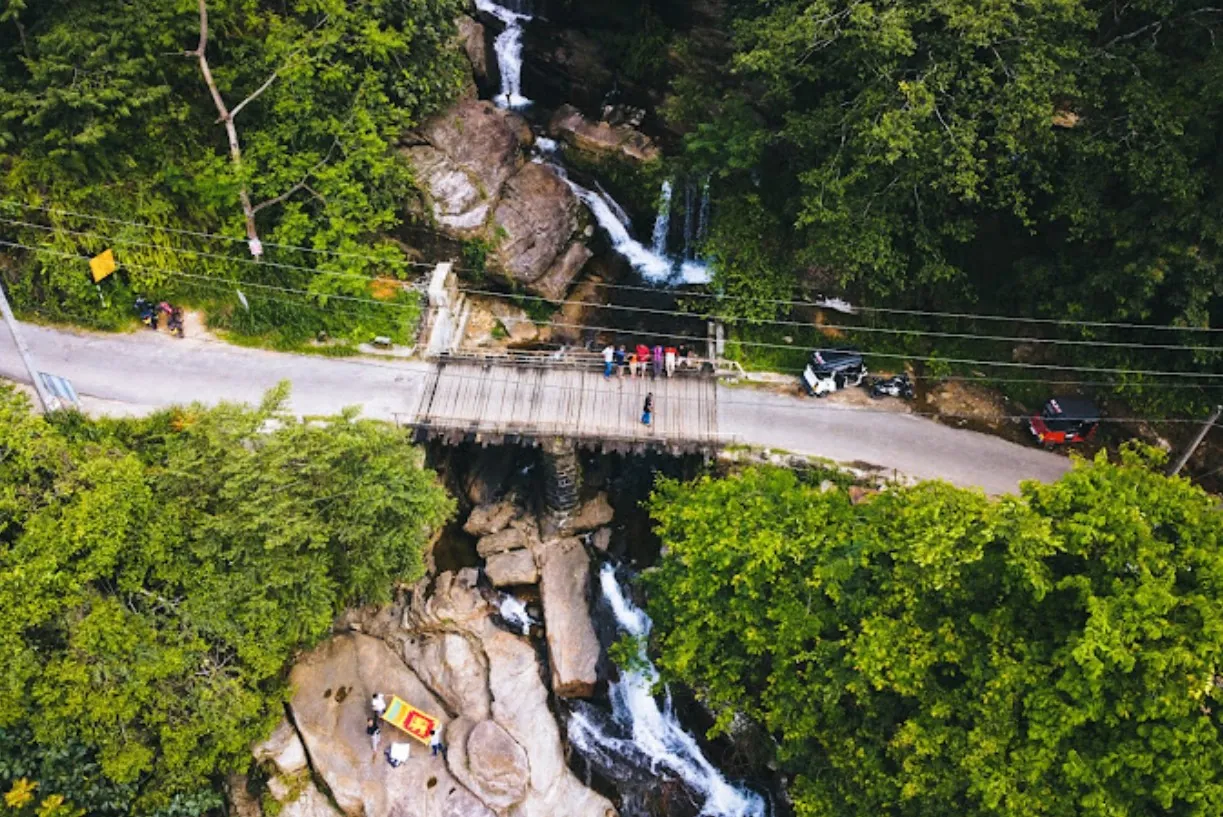 The Sri Lankan Niagra Falls – Olu Ella Falls – SG Travel Blog