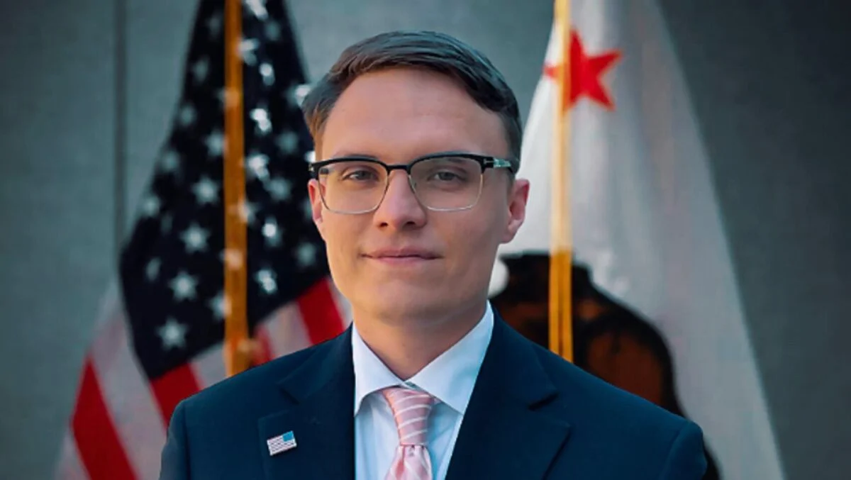 Candidate running for California governor threatens to deport immigrants unless they agree to marry American incels Candidate running for California governor threatens to deport immigrants unless they agree to marry American incels