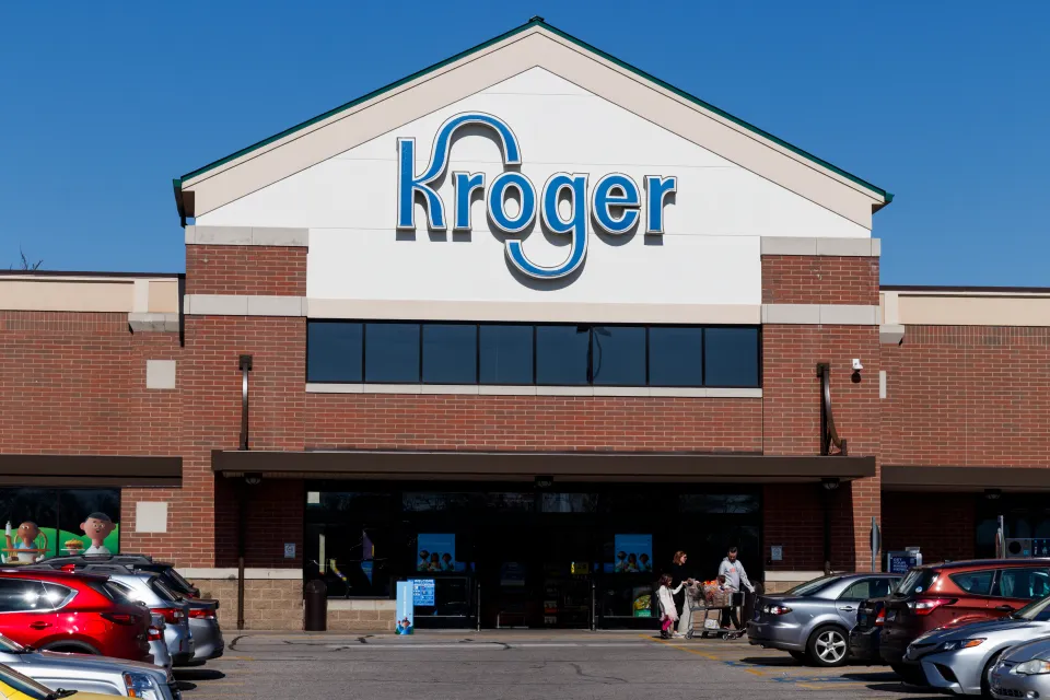 Kroger CEO says grocery price increases come from credit card fees and fuel costs, not supermarket markups: "We aren't responsible" Kroger CEO says grocery price increases come from credit card fees and fuel costs, not supermarket markups: “We aren’t responsible”