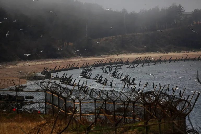 Americans detained after trying to float rice, Bibles, and cash into North Korea Americans detained after trying to float rice, Bibles, and cash into North Korea